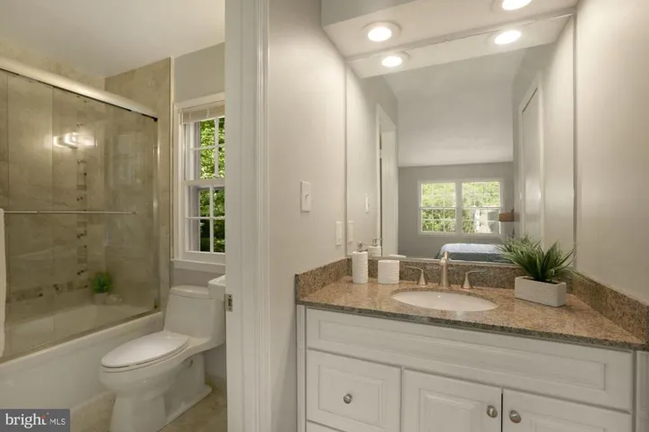 3225 Wynford Dr, Fairfax, Virginia 22031