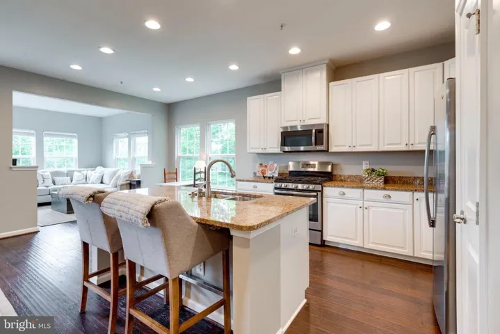 17048 Silver Arrow Dr, Dumfries, Virginia 22026