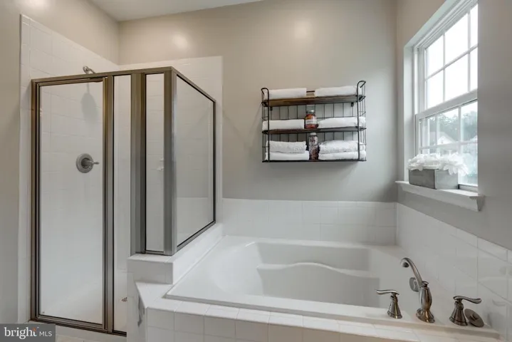 17048 Silver Arrow Dr, Dumfries, Virginia 22026