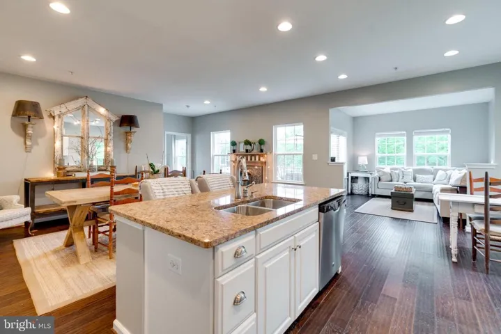 17048 Silver Arrow Dr, Dumfries, Virginia 22026