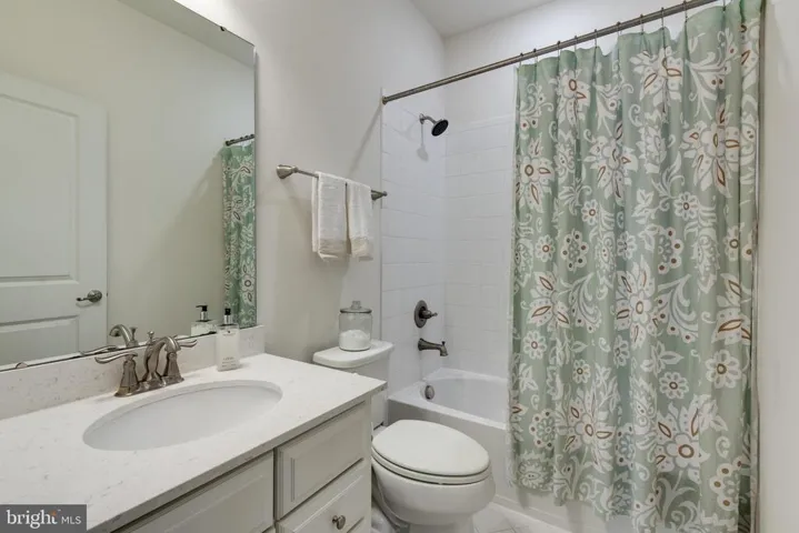 17048 Silver Arrow Dr, Dumfries, Virginia 22026