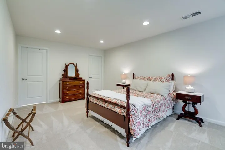 17048 Silver Arrow Dr, Dumfries, Virginia 22026