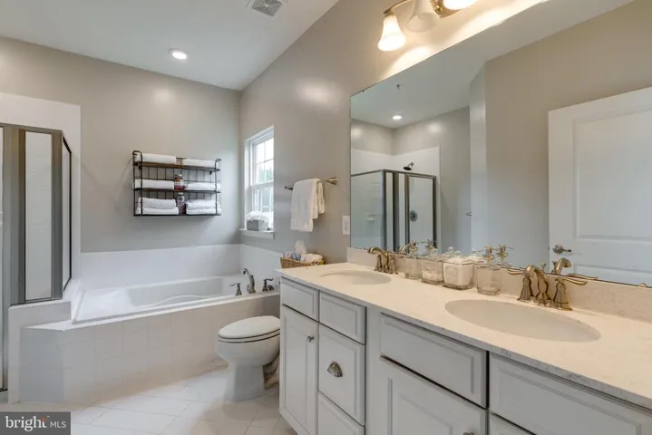 17048 Silver Arrow Dr, Dumfries, Virginia 22026