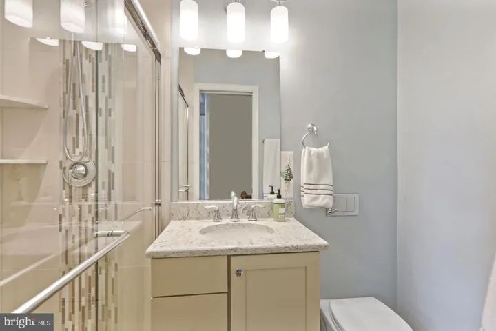 413 E Columbia St, Falls Church, Virginia 22046