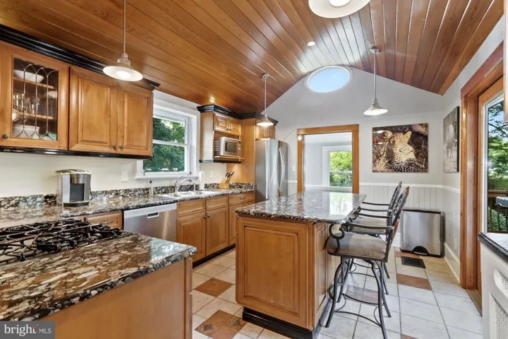 413 E Columbia St, Falls Church, Virginia 22046