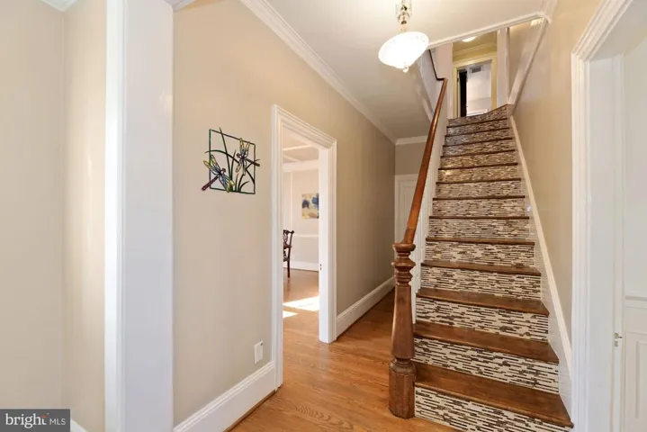 413 E Columbia St, Falls Church, Virginia 22046