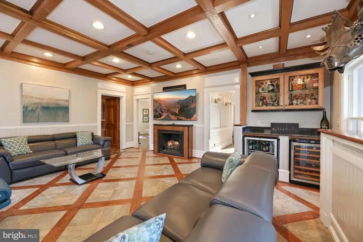 413 E Columbia St, Falls Church, Virginia 22046