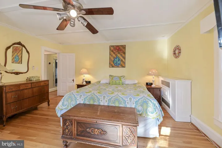 413 E Columbia St, Falls Church, Virginia 22046