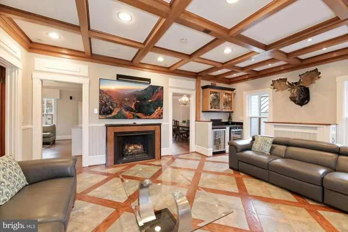 413 E Columbia St, Falls Church, Virginia 22046