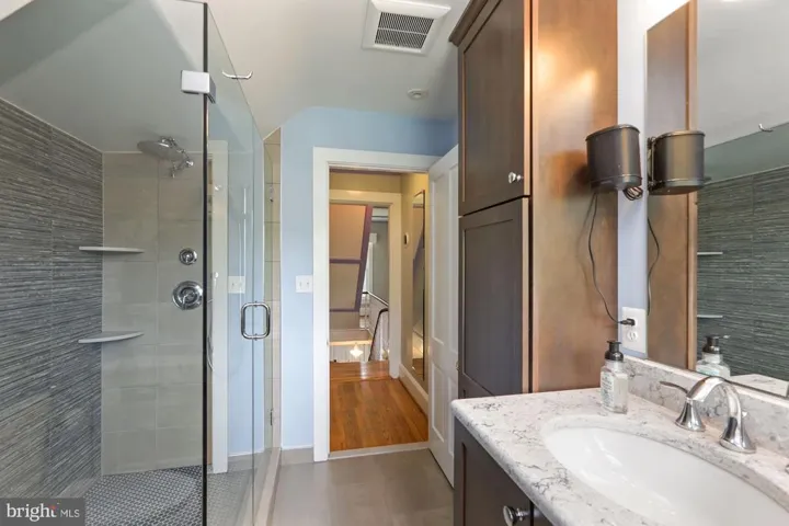 413 E Columbia St, Falls Church, Virginia 22046