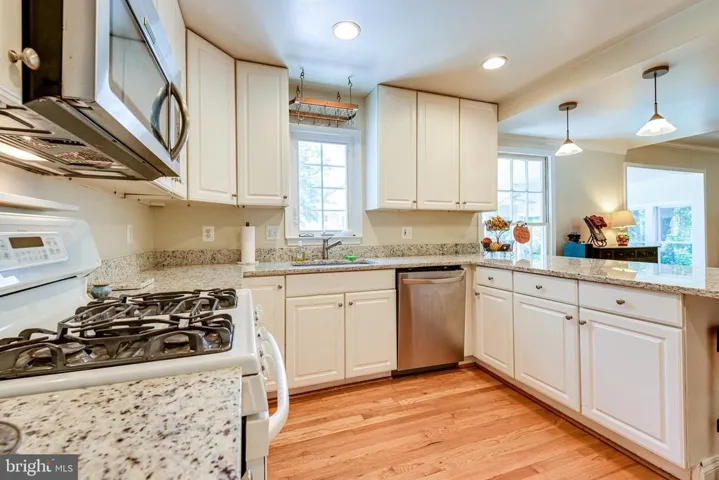 8707 Falkstone Ln, Alexandria, Virginia 22309