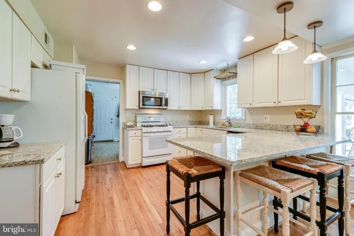 8707 Falkstone Ln, Alexandria, Virginia 22309
