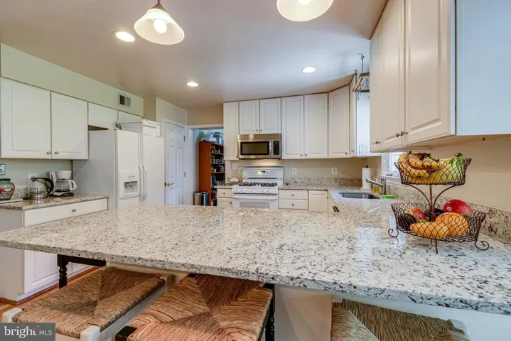8707 Falkstone Ln, Alexandria, Virginia 22309
