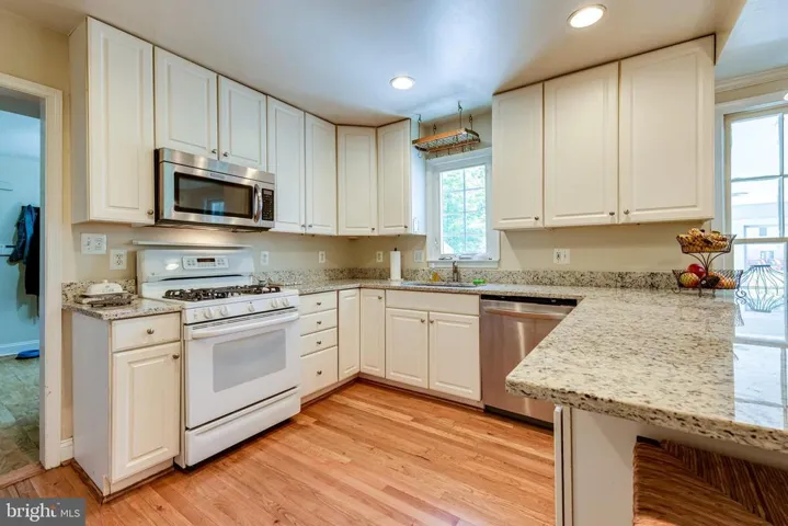 8707 Falkstone Ln, Alexandria, Virginia 22309