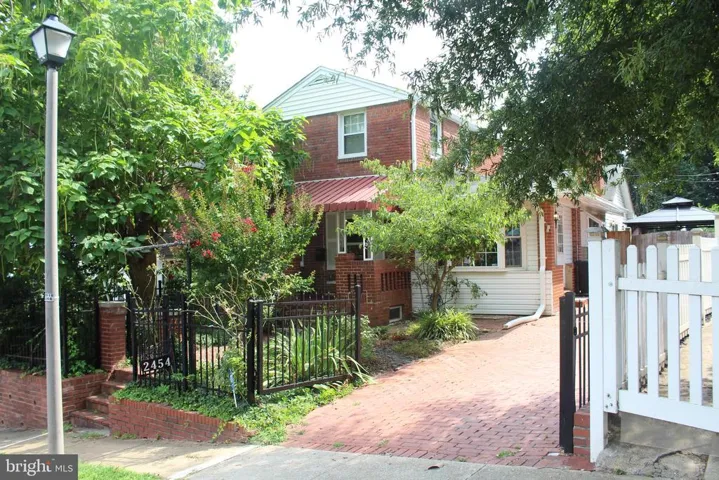 2454 S Monroe St, Arlington, Virginia 22206