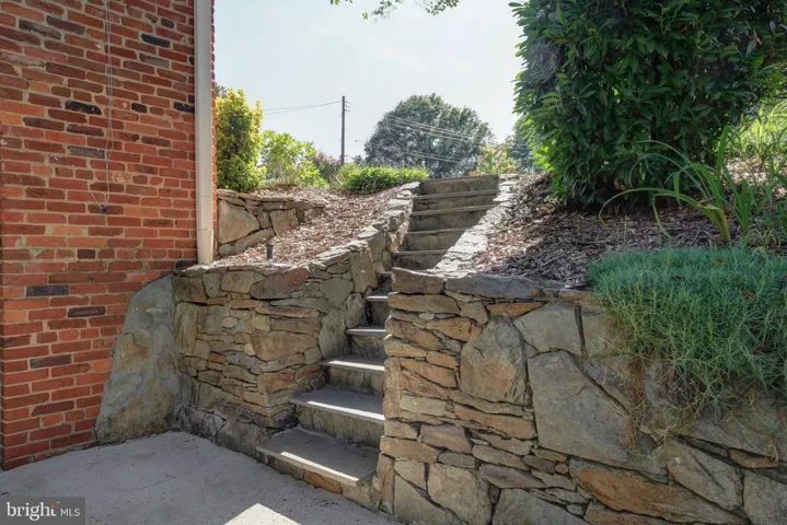 34 Cockrell St, Alexandria, Virginia 22304