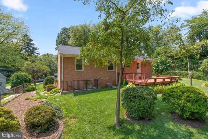 7506 Hamlet St, Springfield, Virginia 22151