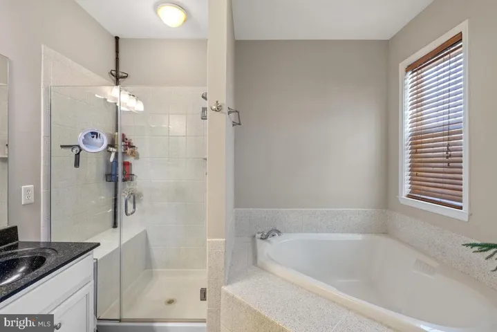 6817 Sabbarton Pl, Gainesville, Virginia 20155