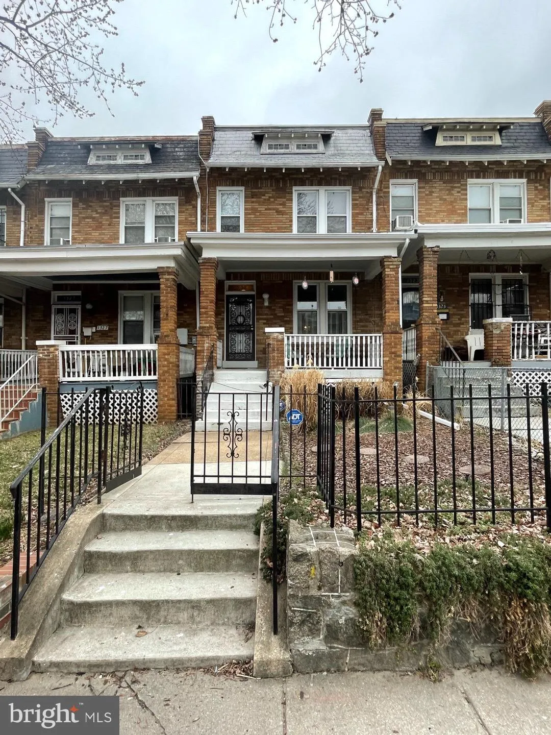1325 QUEEN STREET, Washington, DC 20002
