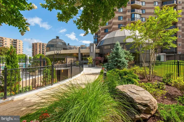 8370 Greensboro #216, Mclean, Virginia 22102