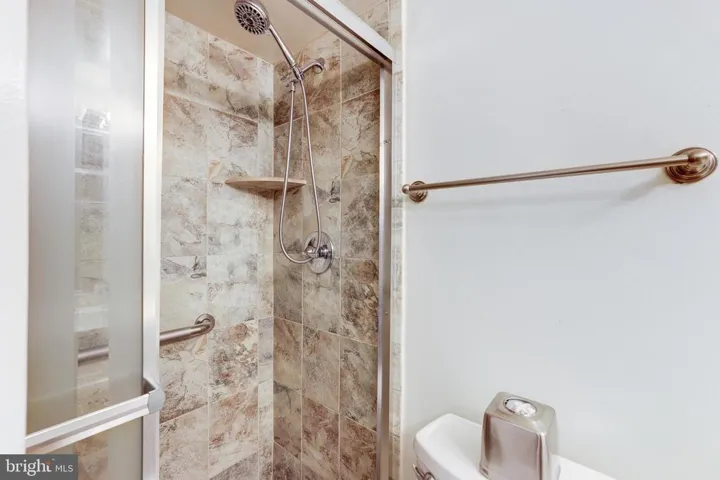8370 Greensboro #216, Mclean, Virginia 22102