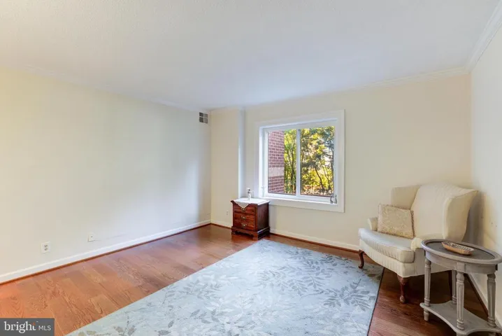 8370 Greensboro #216, Mclean, Virginia 22102