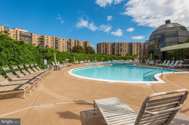 8370 Greensboro #216, Mclean, Virginia 22102