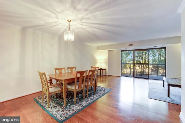 8370 Greensboro #216, Mclean, Virginia 22102