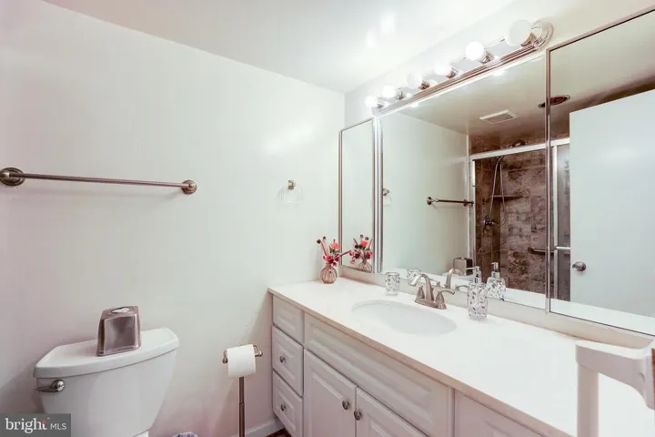 8370 Greensboro #216, Mclean, Virginia 22102