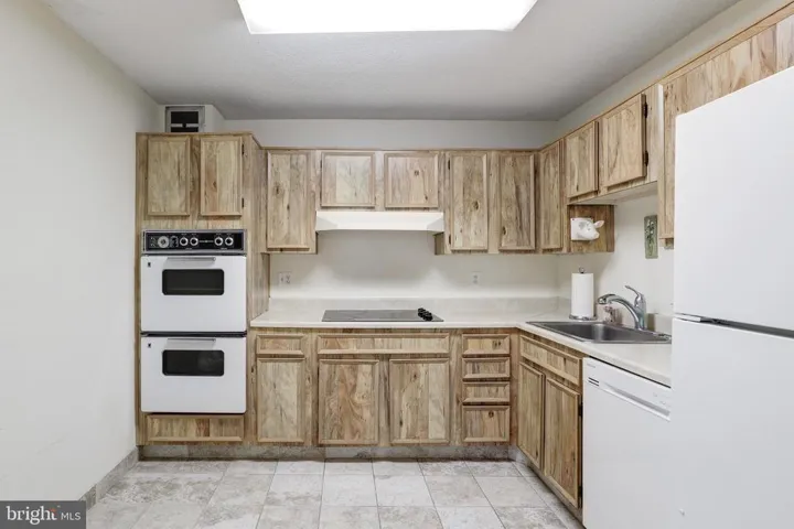 8370 Greensboro #216, Mclean, Virginia 22102