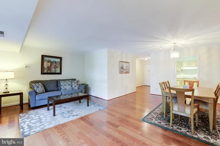 8370 Greensboro #216, Mclean, Virginia 22102