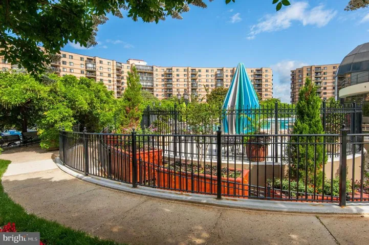 8370 Greensboro #216, Mclean, Virginia 22102