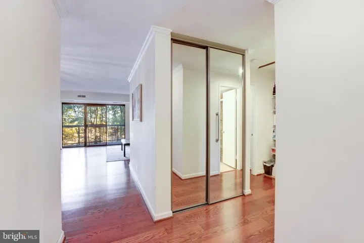 8370 Greensboro #216, Mclean, Virginia 22102