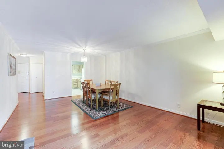 8370 Greensboro #216, Mclean, Virginia 22102