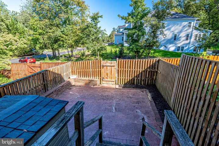 8307 Stationhouse Ct, Lorton, Virginia 22079