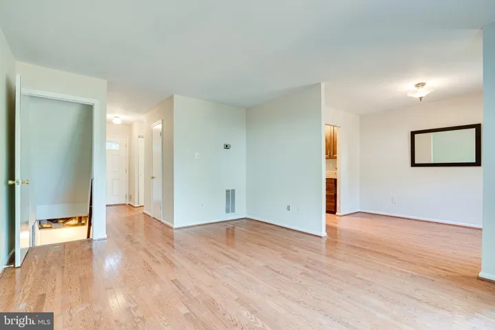 8307 Stationhouse Ct, Lorton, Virginia 22079