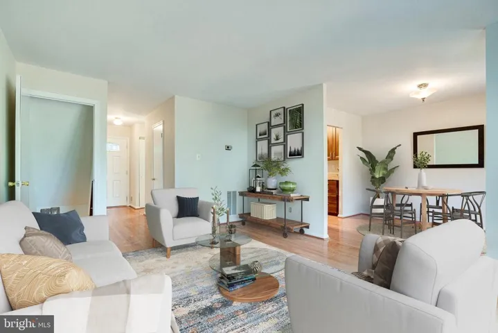 8307 Stationhouse Ct, Lorton, Virginia 22079