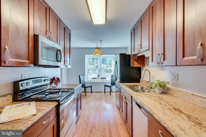 8307 Stationhouse Ct, Lorton, Virginia 22079