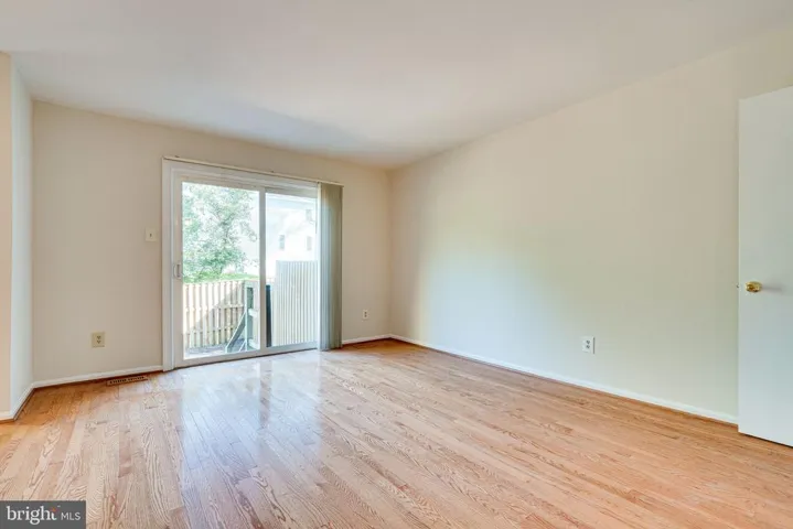 8307 Stationhouse Ct, Lorton, Virginia 22079