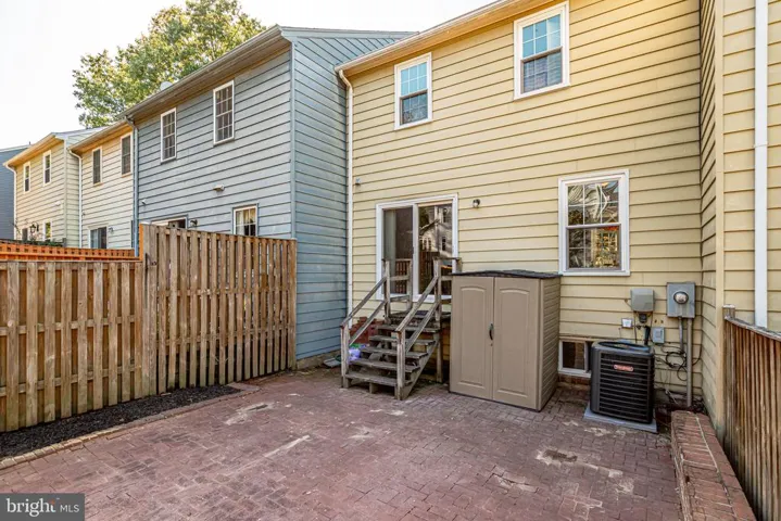 8307 Stationhouse Ct, Lorton, Virginia 22079