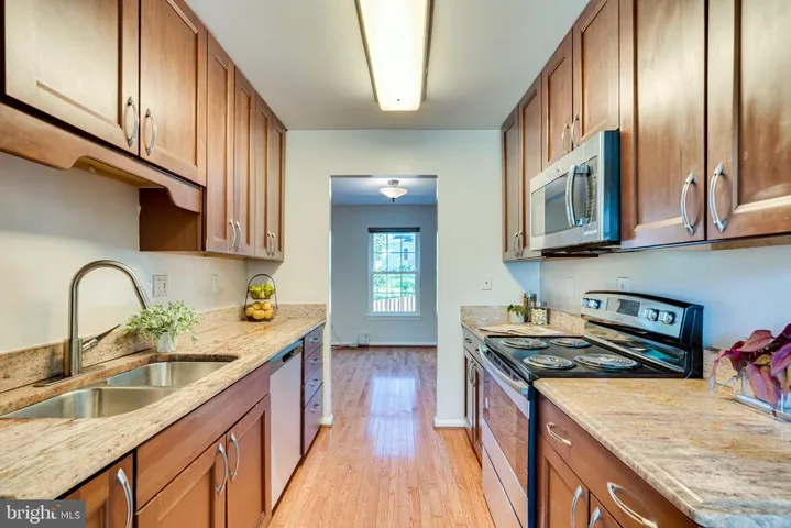 8307 Stationhouse Ct, Lorton, Virginia 22079