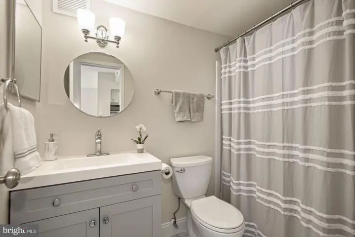 6001 Arlington Blvd #313, Falls Church, Virginia 22044