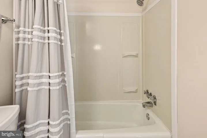 6001 Arlington Blvd #313, Falls Church, Virginia 22044