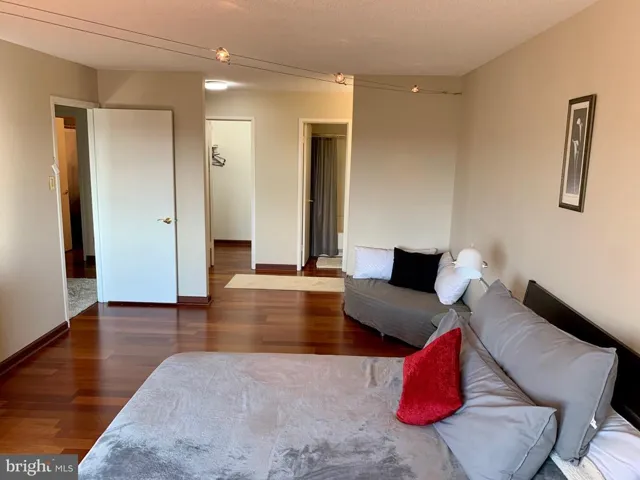 307 Yoakum Pkwy #1722, Alexandria, Virginia 22304