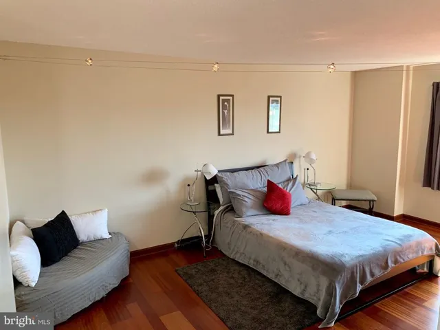 307 Yoakum Pkwy #1722, Alexandria, Virginia 22304