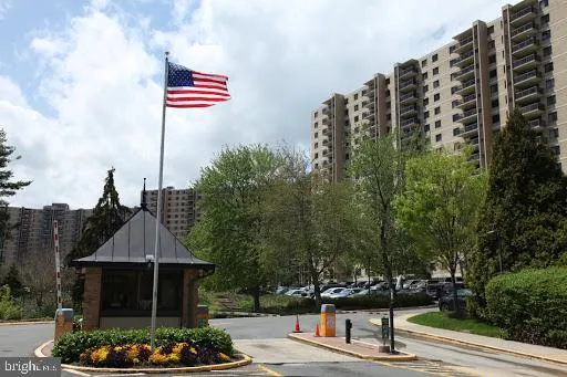 307 Yoakum Pkwy #1722, Alexandria, Virginia 22304