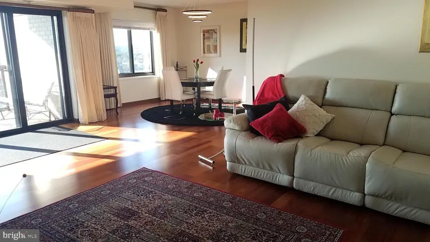 307 Yoakum Pkwy #1722, Alexandria, Virginia 22304