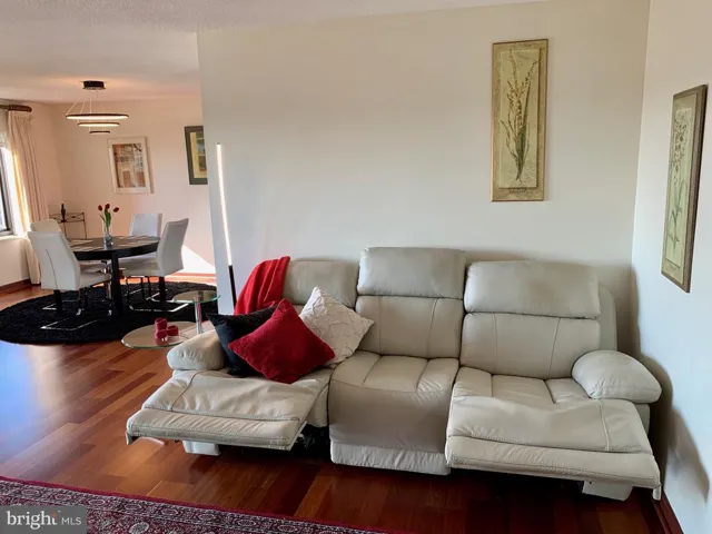 307 Yoakum Pkwy #1722, Alexandria, Virginia 22304