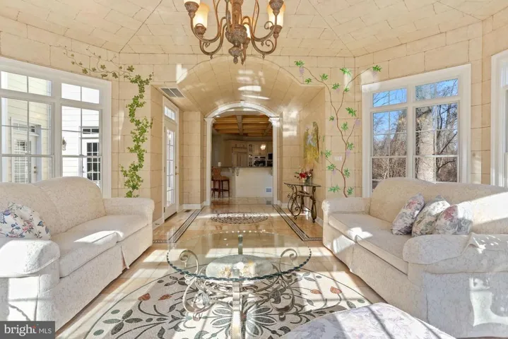 1018 Eaton Dr, Mclean, Virginia 22102
