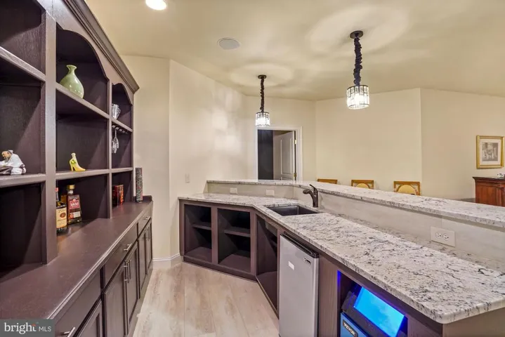 1018 Eaton Dr, Mclean, Virginia 22102